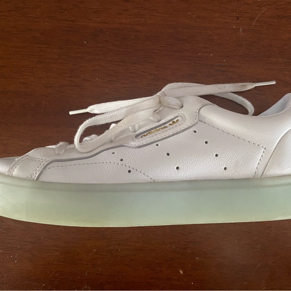 Adidas Sleek Ice Mint Leather Athletic Shoe Womens Size 8.5 G27342 White Green - Picture 4 of 6
